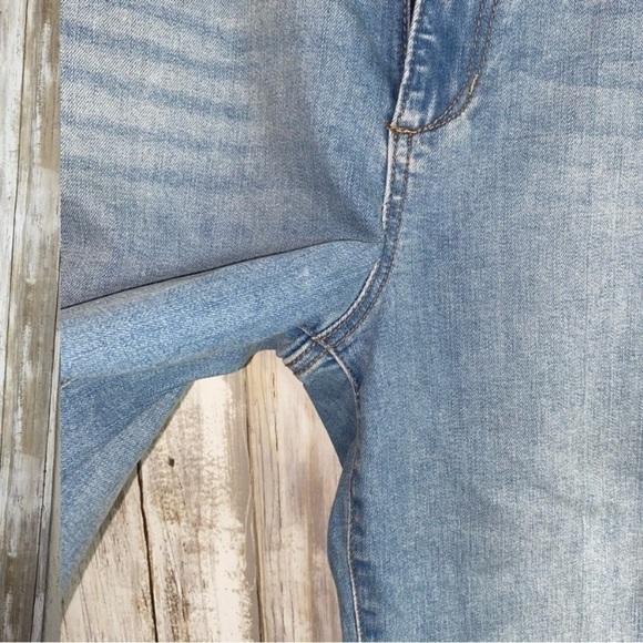 NWT Joes Jeans Boyfriend Crop in Fitria - Picture 3 of 7